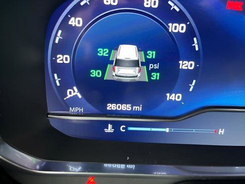 Used 2023 Chevrolet Suburban Premier w/ Advanced Technology Package image 24