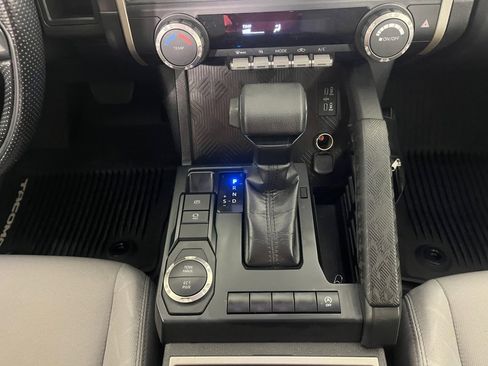 Certified 2025 Toyota Tacoma SR5 image 22