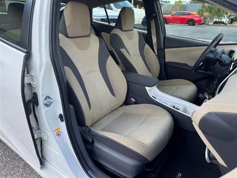 Used 2016 Toyota Prius Three FWD image 13