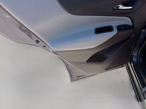 Used 2019 Chevrolet Equinox LS image 25