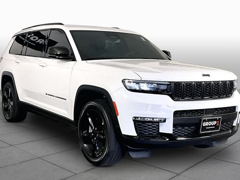 Used 2024 Jeep Grand Cherokee L Limited w/ Black Appearance Package AWD/4WD image 3