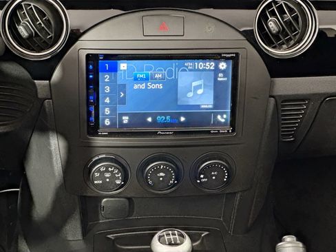 Used 2006 MAZDA MX-5 Miata image 25