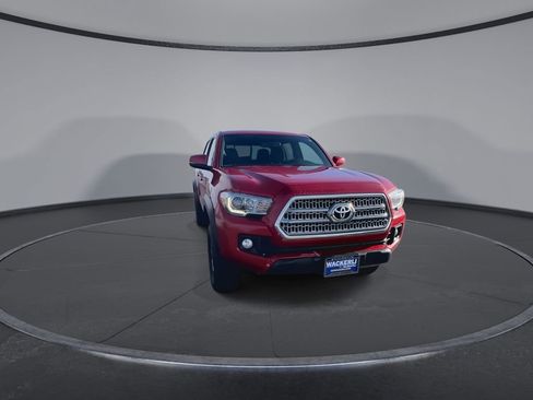 Used 2016 Toyota Tacoma TRD Off-Road image 3