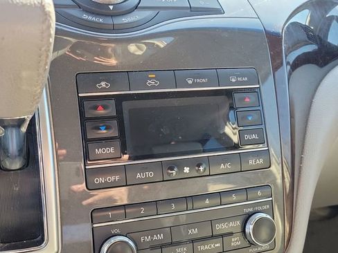 Used 2016 Nissan Quest SL w/ Value Cargo Package image 25