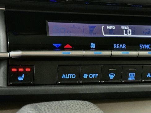 Used 2023 Toyota Sienna LE FWD image 21