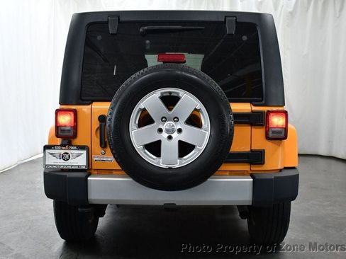 Used 2012 Jeep Wrangler Unlimited Sahara image 13