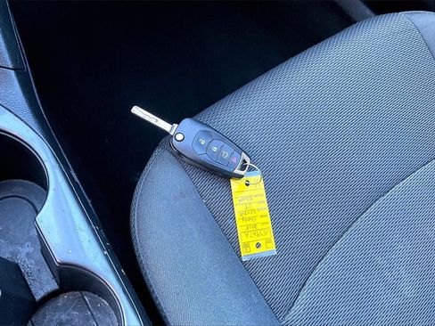 Used 2018 Chevrolet Cruze LT image 9