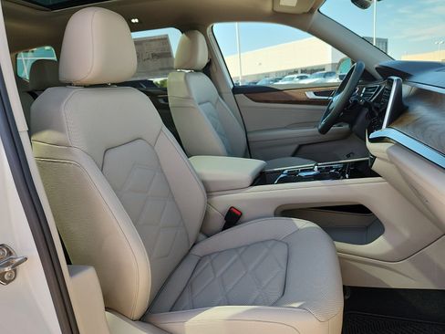 New 2026 Volkswagen Atlas SE FWD image 15