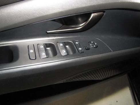 Used 2025 Hyundai Elantra Sport FWD image 10