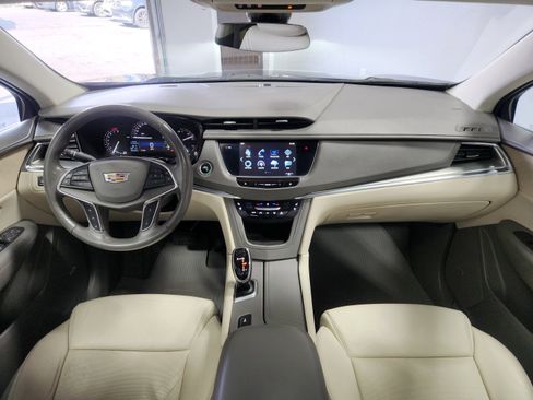 Used 2018 Cadillac XT5 Premium Luxury image 16