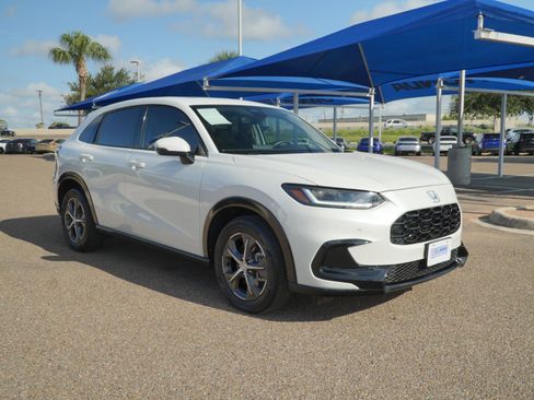 Used 2025 Honda HR-V EX-L image 3