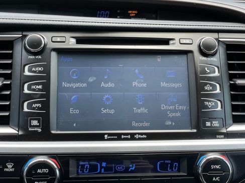 Used 2019 Toyota Highlander Limited FWD image 17