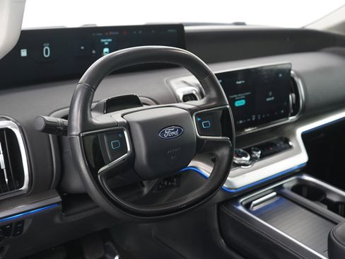 Used 2025 Ford Expedition Max Platinum AWD/4WD image 23