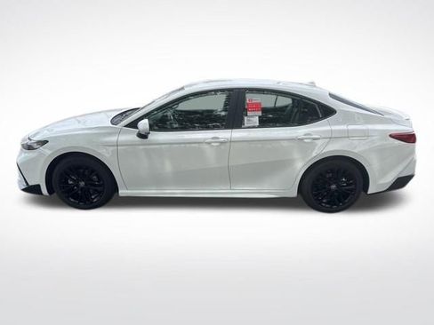 New 2026 Toyota Camry SE image 2