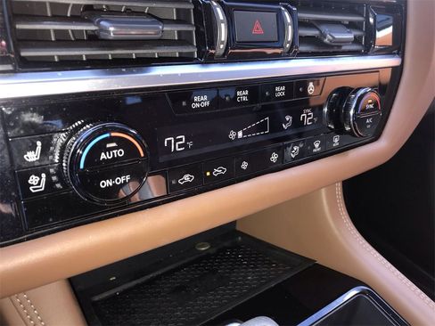 Used 2024 Nissan Pathfinder Platinum w/ Cargo Package image 18