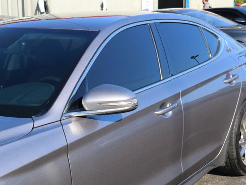 Used 2022 Genesis G70 2.0T image 5