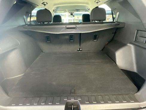 Used 2024 Chevrolet Equinox LT FWD image 25