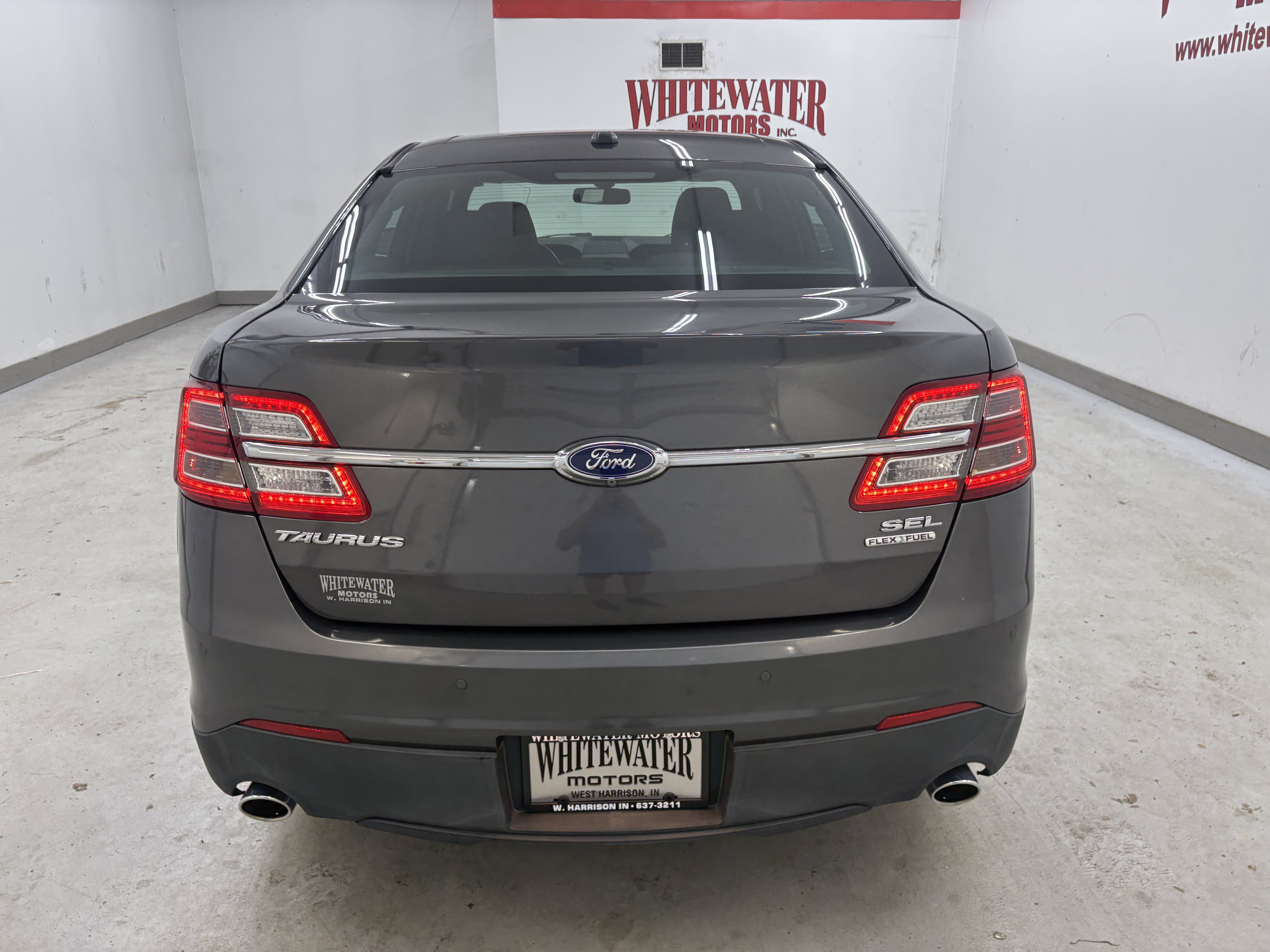 Used 2015 Ford Taurus SEL FWD image 3
