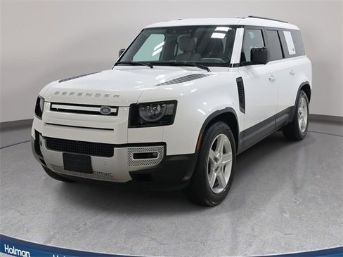 Used 2023 Land Rover Defender 130 SE image 3