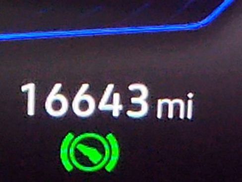 Used 2024 Volkswagen Tiguan SE image 11