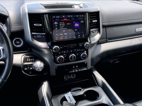 Used 2024 RAM 1500 Laramie AWD/4WD image 7