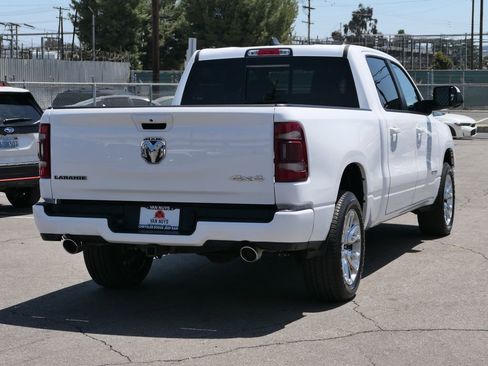 Used 2024 RAM 1500 Laramie AWD/4WD image 4