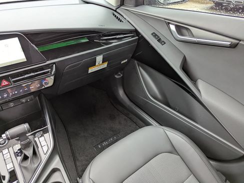 New 2026 Kia Niro EX FWD image 15