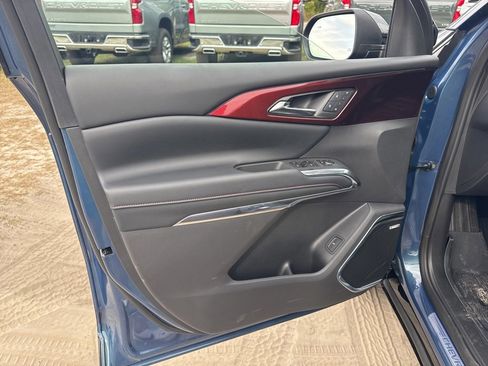 New 2026 Chevrolet Traverse RS w/ LPO, Floor Liner Package image 13