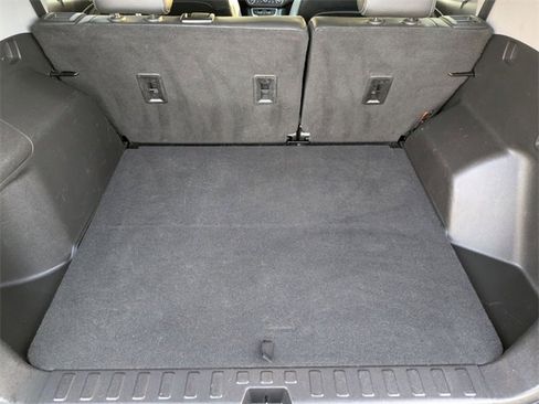 Certified 2022 GMC Terrain SLT image 27