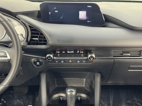 Used 2022 MAZDA MAZDA3 s image 23