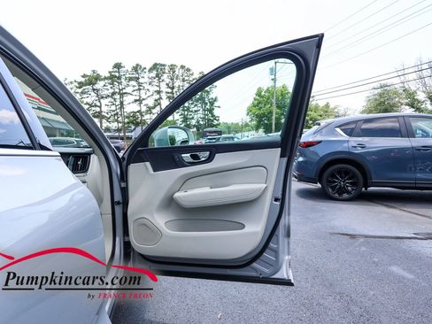 Used 2023 Volvo XC60 B5 Plus w/ Climate Package AWD/4WD image 21