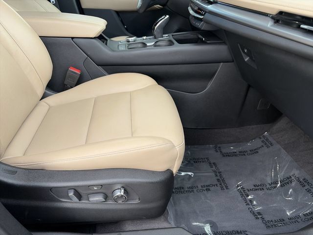 Certified 2024 Cadillac XT4 Premium Luxury w/ Technology Package FWD image 27