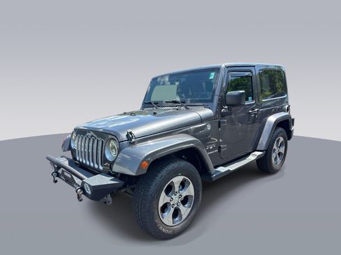 Used 2016 Jeep Wrangler Sahara w/ Connectivity Group AWD/4WD image 7