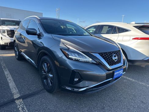 Used 2019 Nissan Murano Platinum w/ Cargo Package image 2