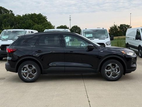New 2026 Ford Escape ST-Line w/ Tech Pack #1 AWD/4WD image 4