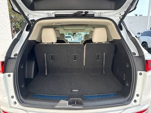 Used 2023 Buick Enclave Essence w/ Experience Buick Package FWD image 7