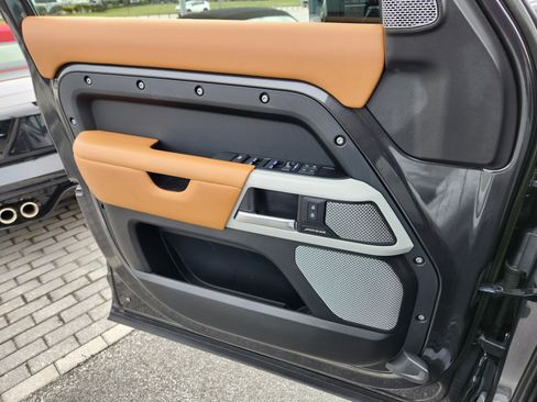 Used 2023 Land Rover Defender 130 First Edition image 26