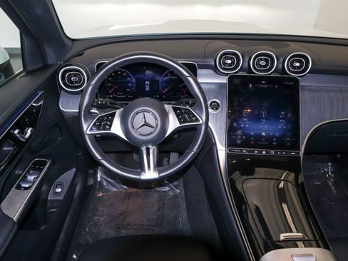 Used 2023 Mercedes-Benz GLC 300 4MATIC image 27