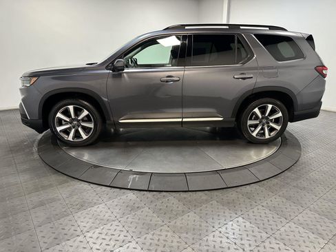 Certified 2024 Honda Pilot Touring image 8