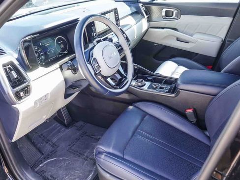 Certified 2023 Kia Sorento SX Prestige AWD/4WD image 16