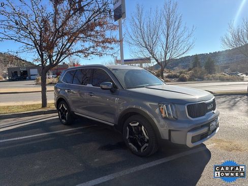 Certified 2023 Kia Telluride EX w/ EX Captain's Chair Package image 13