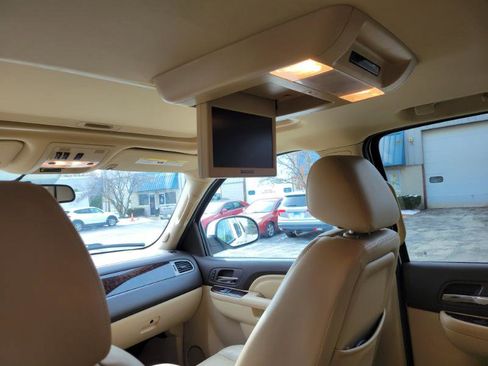 Used 2014 GMC Yukon Denali image 40