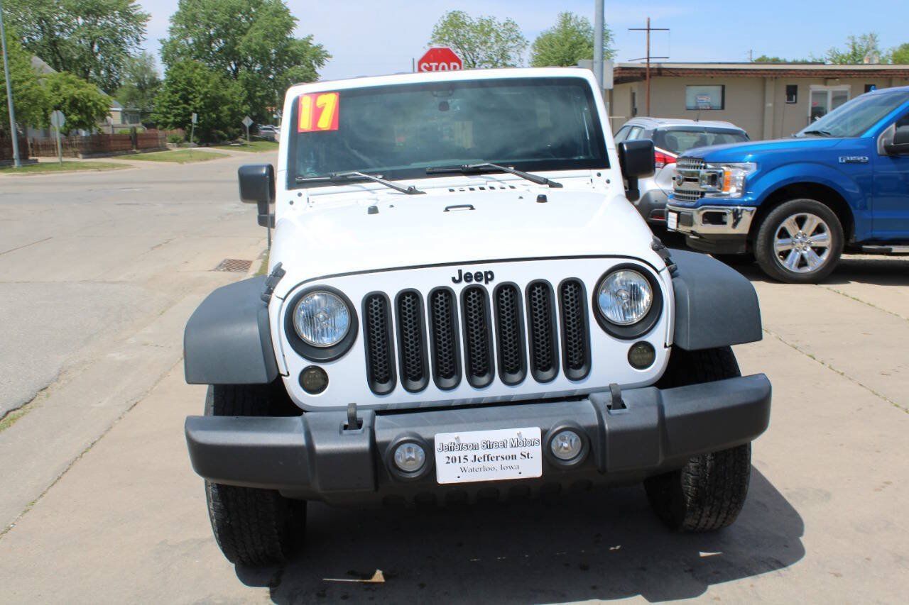 Used 2017 Jeep Wrangler Unlimited Sport w/ Quick Order Package 23S AWD/4WD image 3