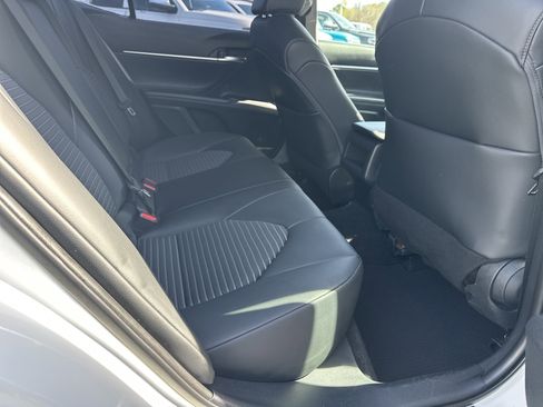 Used 2022 Toyota Camry SE image 17