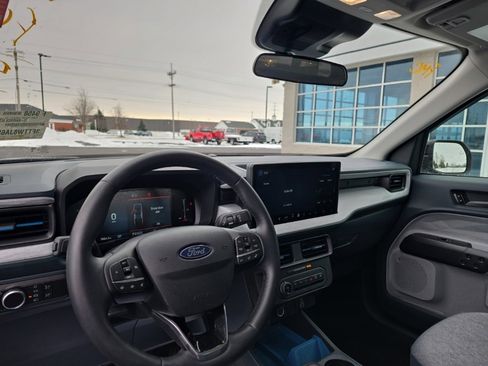 Used 2025 Ford Maverick XLT w/ XLT Luxury Package image 11