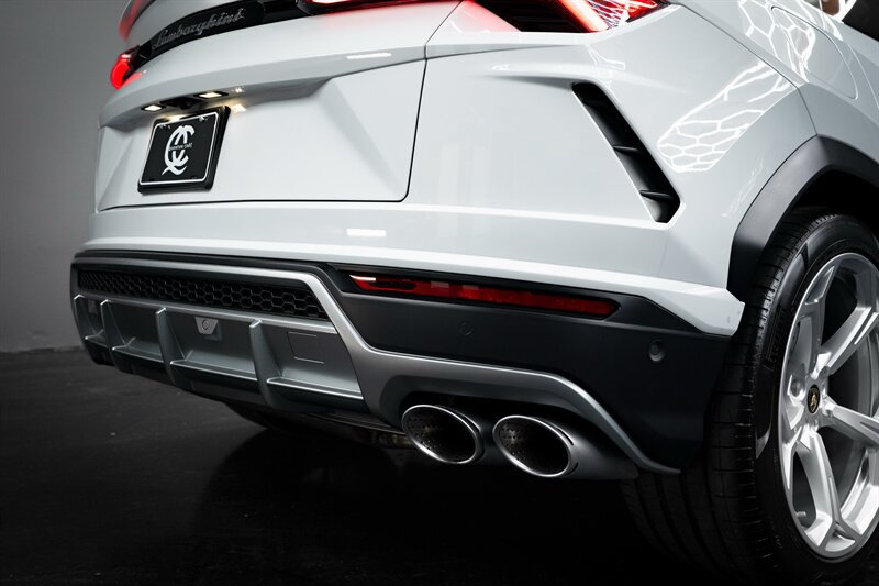 Used 2020 Lamborghini Urus AWD/4WD image 4