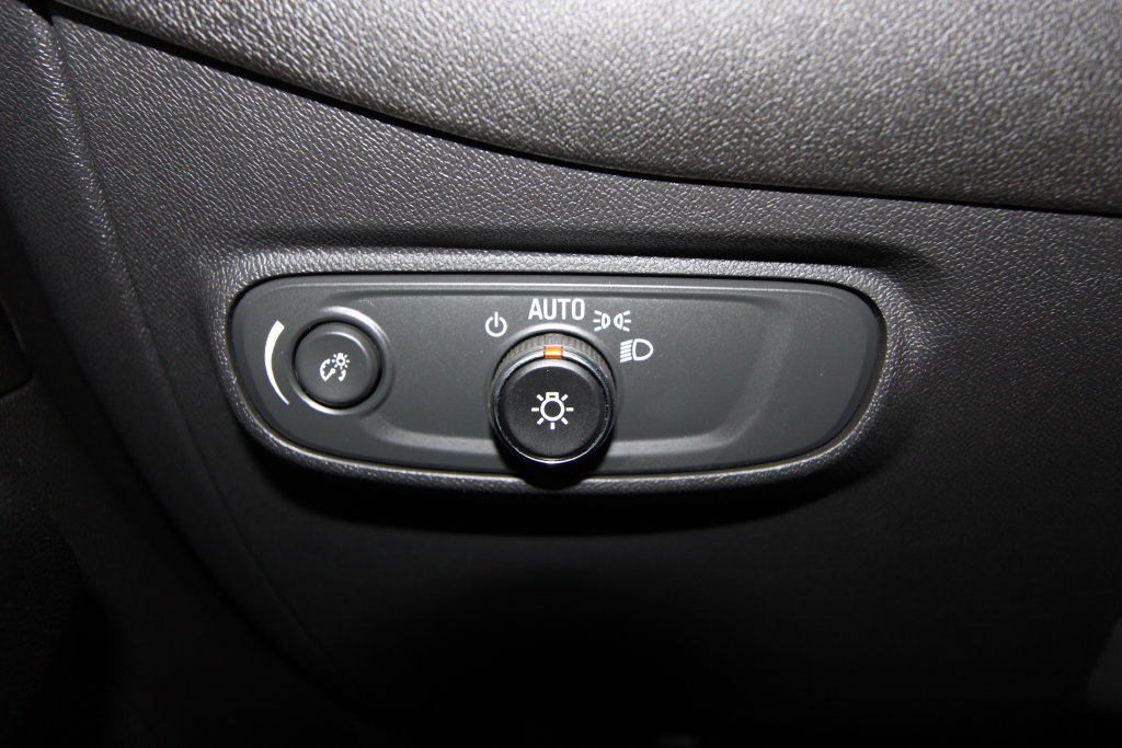 Used 2024 Chevrolet Equinox LT FWD image 9