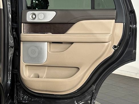 Used 2023 Lincoln Navigator Reserve AWD/4WD image 60