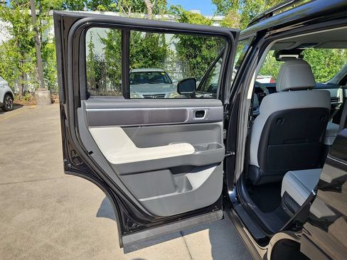 Used 2025 Hyundai Santa Fe SEL FWD image 27