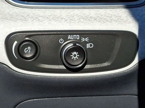 Used 2020 Chevrolet Bolt Premier w/ Infotainment Package image 23